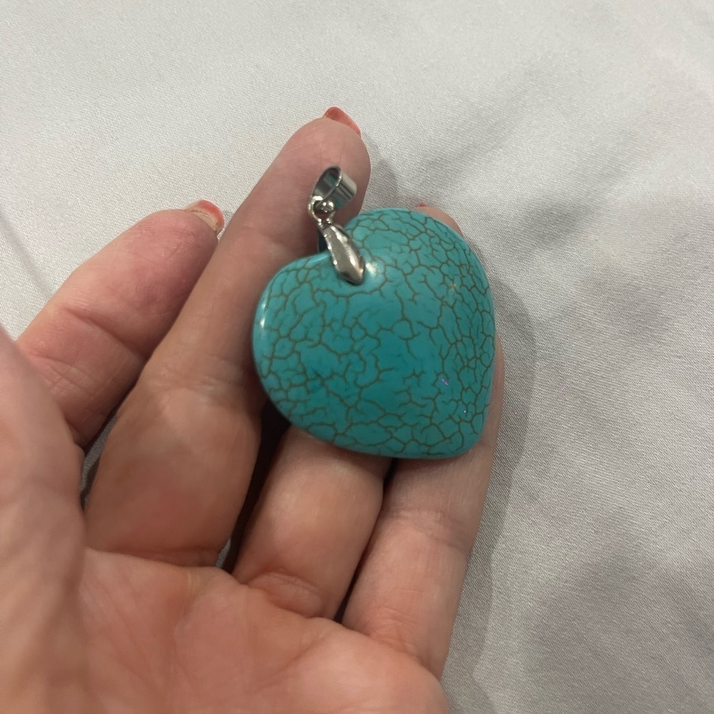 Turquoise pedant very unique heart shaped never worn - Picture 2 of 3